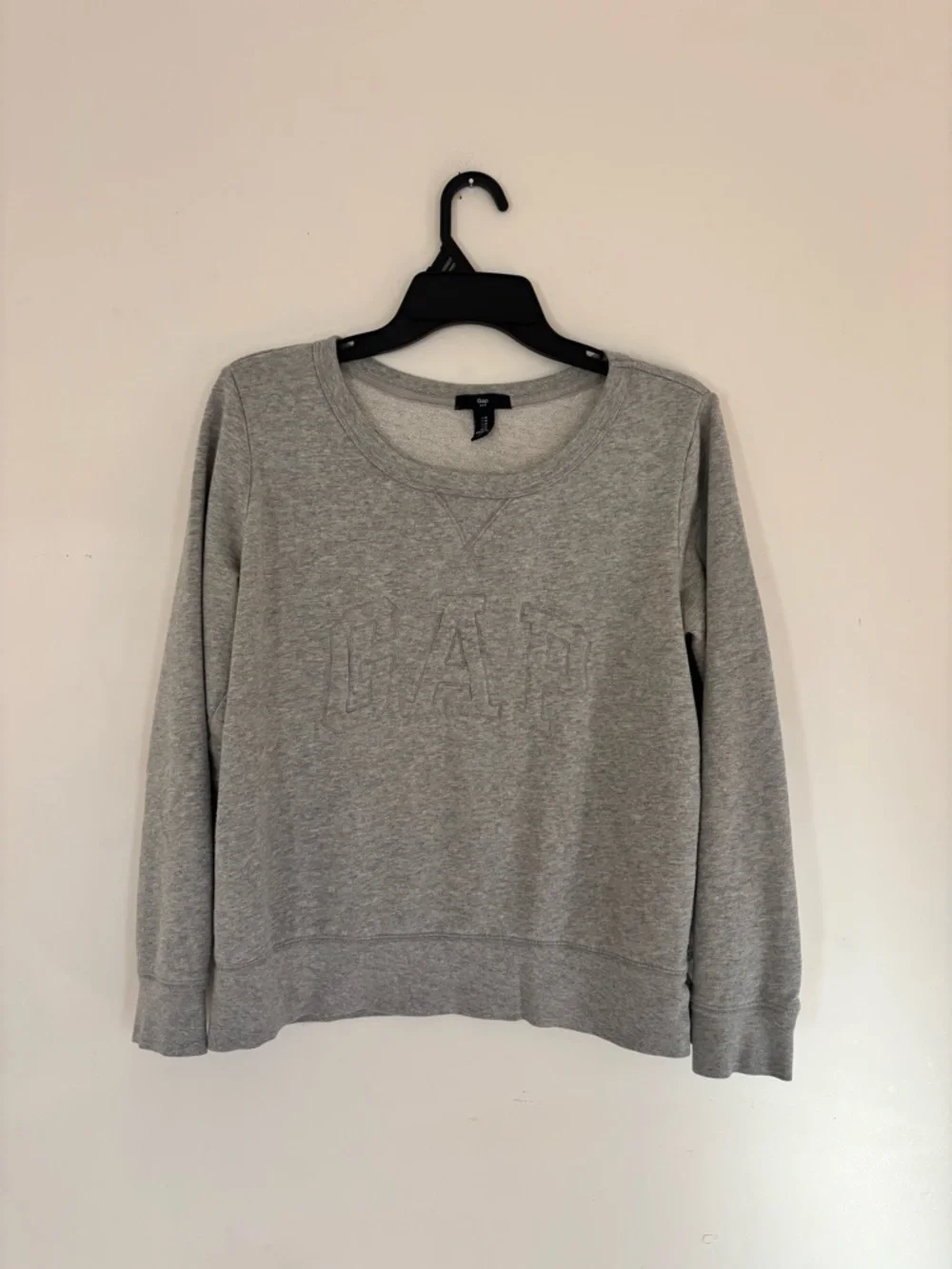GAP Gray Crewneck Sweatshirt Size Medium